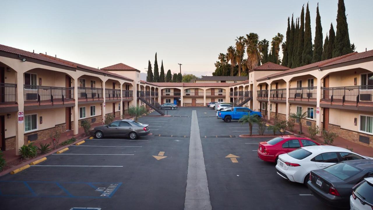 Travelodge Inn & Suites By Wyndham West Covina Buitenkant foto
